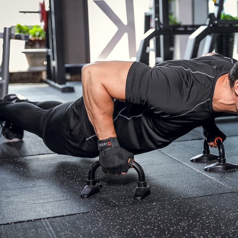 قفازات رياضية لكمال الأجسام ور - مراجعة Crossfit Workout Gear وسعره